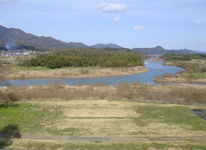 事務所屋上より由良川を望む