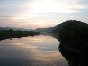 朝焼けの由良川
