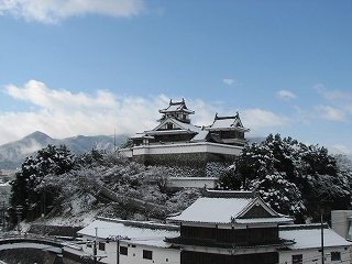 雪の福知山城