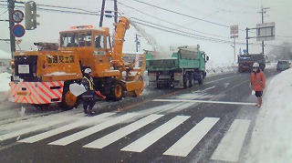 ロータリー除雪車による除雪