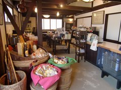 堀河屋野村店内