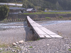 大塔の木橋
