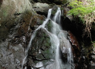 鷲の川の滝