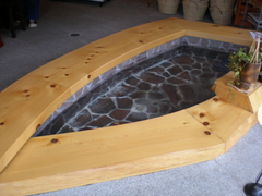 足湯付の癒し処「からす屋」