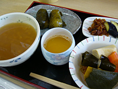 めはり寿司もついた茶がゆ定食