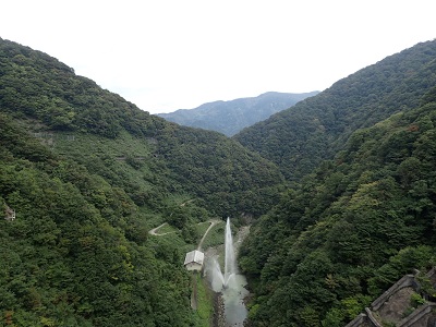 堤体 下流方向