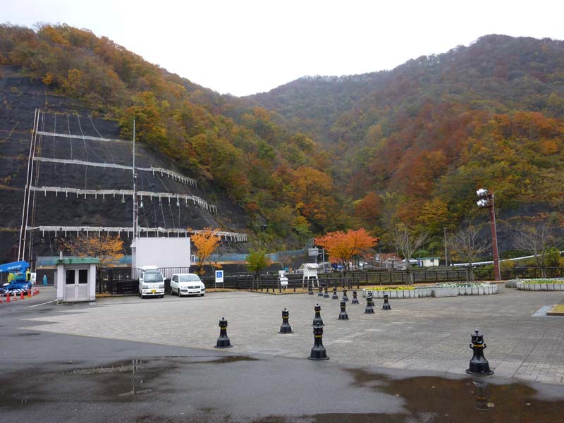 ダム右岸側