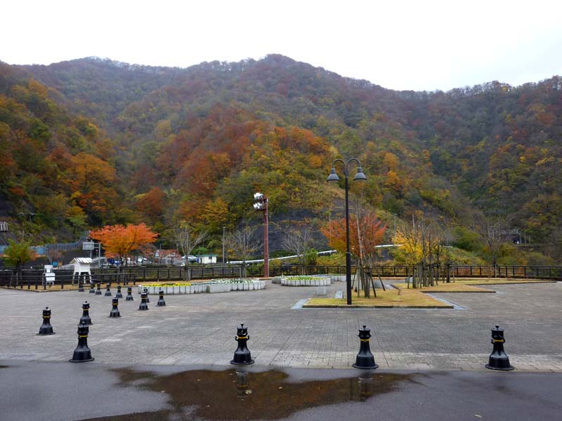 ダム右岸側