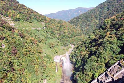 堤体 下流方向