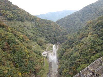 堤体 下流方向
