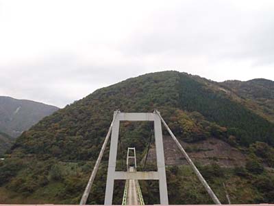 若生子大橋上