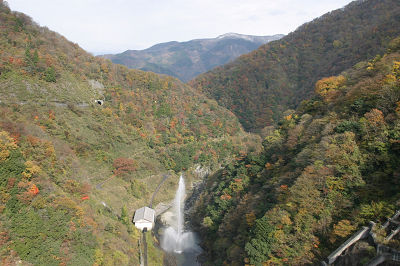 堤体 下流方向