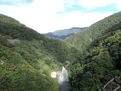 堤体 下流方向