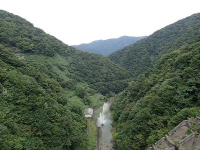 堤体 下流方向