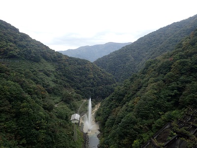 堤体 下流方向