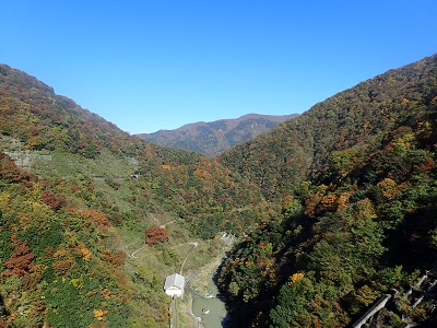堤体 下流方向