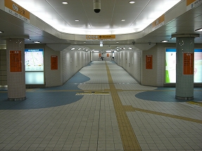 歌島橋交差点地下横断歩道