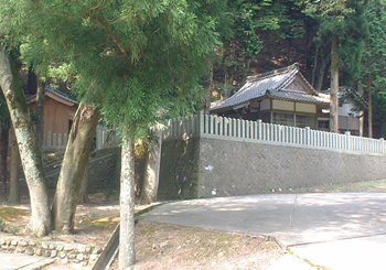 円山川の源流付近・熊野神社