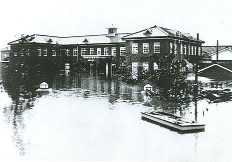 水につかった豊岡病院