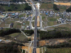 山田川橋東側から西を望む