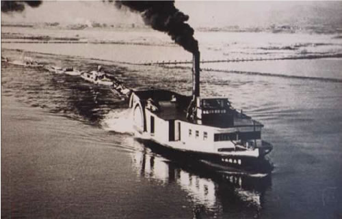 昭和初期まで淀川で運航していた外輪船