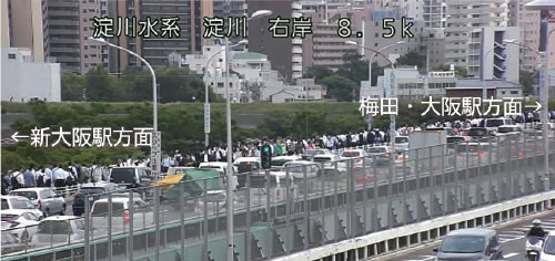 大阪府北部地震による渋滞と帰宅困難者(新淀川大橋)