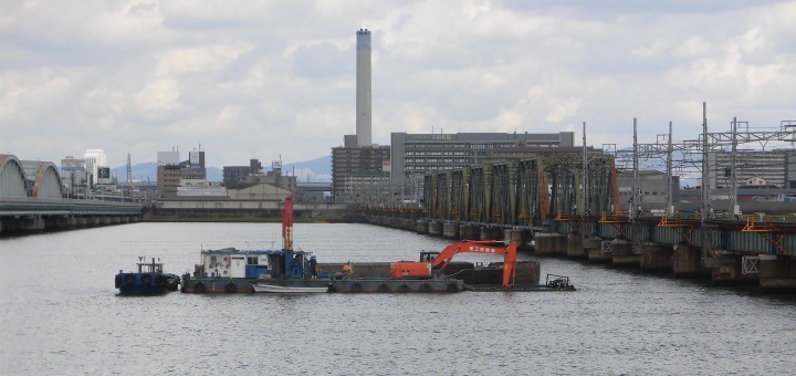 淀川の橋梁架け替え工事での舟運の活用