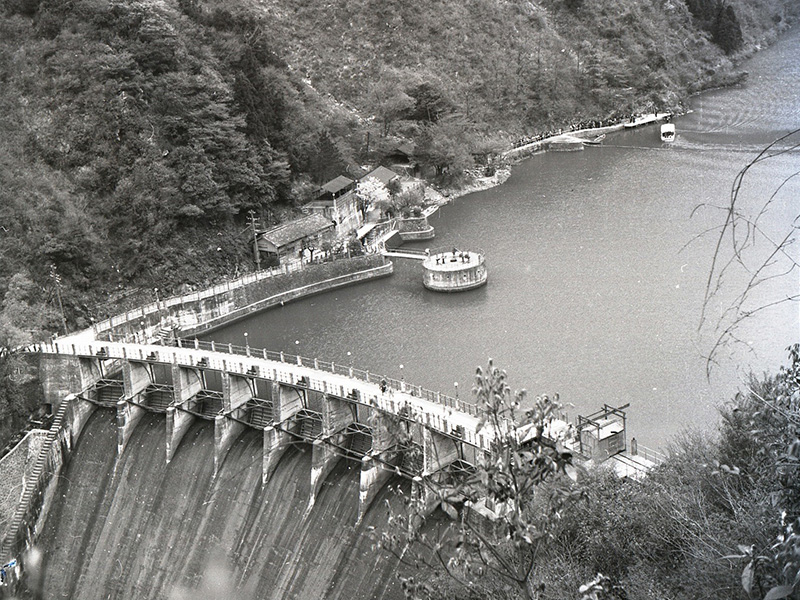 大峰ダムのようす（1954年）/宇治市歴史資料館提供